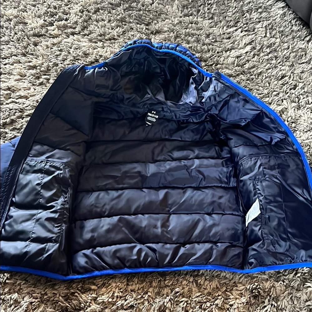 UA Boys’ Puffer Coat - Picture 5 of 9